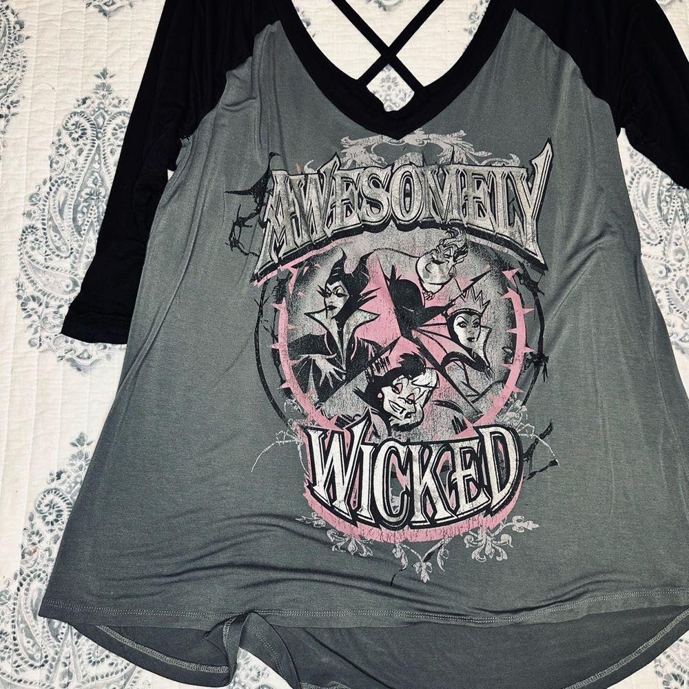 Disney Awesomely Wicked Black and Gray Women's Long Sleeve‎ Top